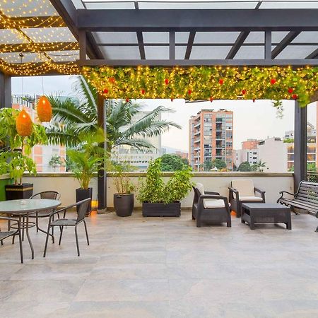 Camelot Apartahotel Medellin Exterior photo