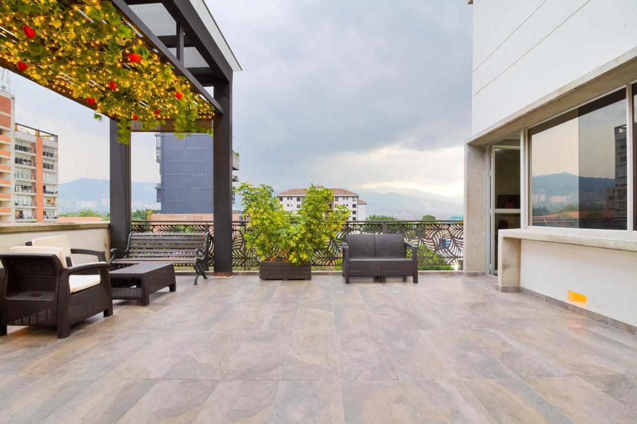 Camelot Apartahotel Medellin Exterior photo